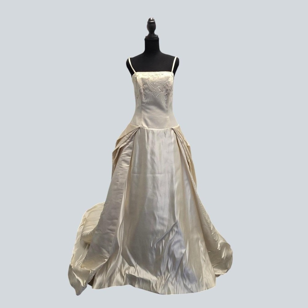 Ariana by Bill Pesce Ivory Satin Wedding Dress Beaded Floral Train Size 10